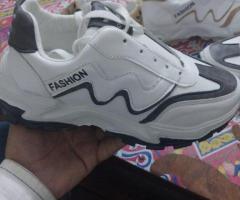 كوتشي شبابي وحريمي لقطه