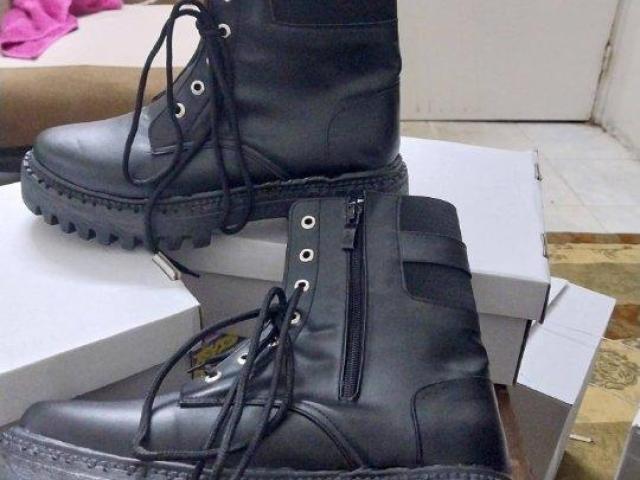 هاف بوط حريمي برباط