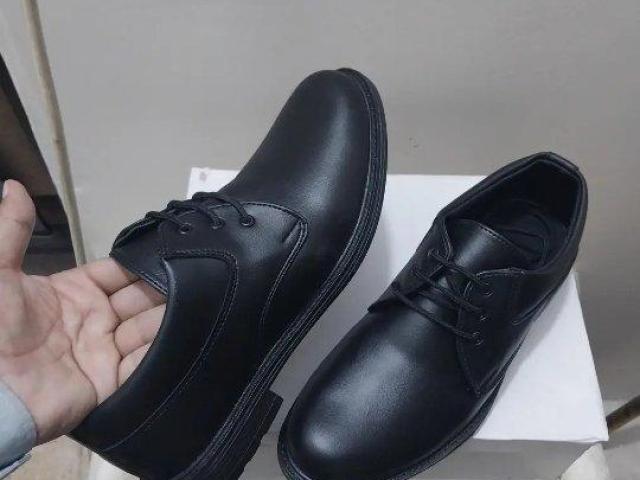 حذاء رجالي برباط