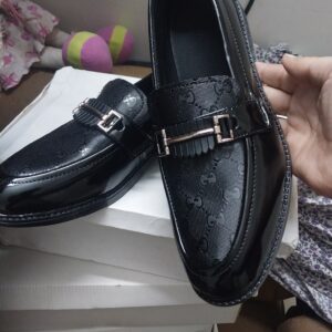 حذاء رجالي لماع أكسسوار