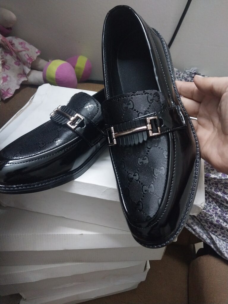 حذاء رجالي لماع أكسسوار